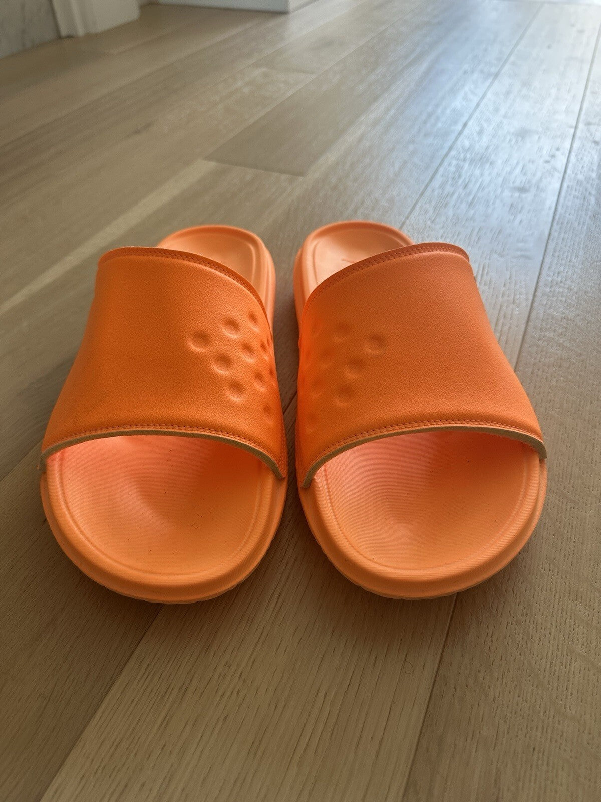 Nike Jordan Play Slides Men’s Size 13 Bright Citrus/White