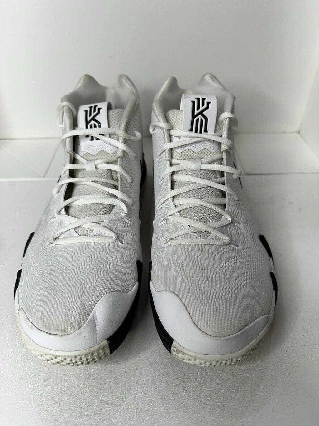 Nike Kyrie 4 Oreo Men’s Size 13.5