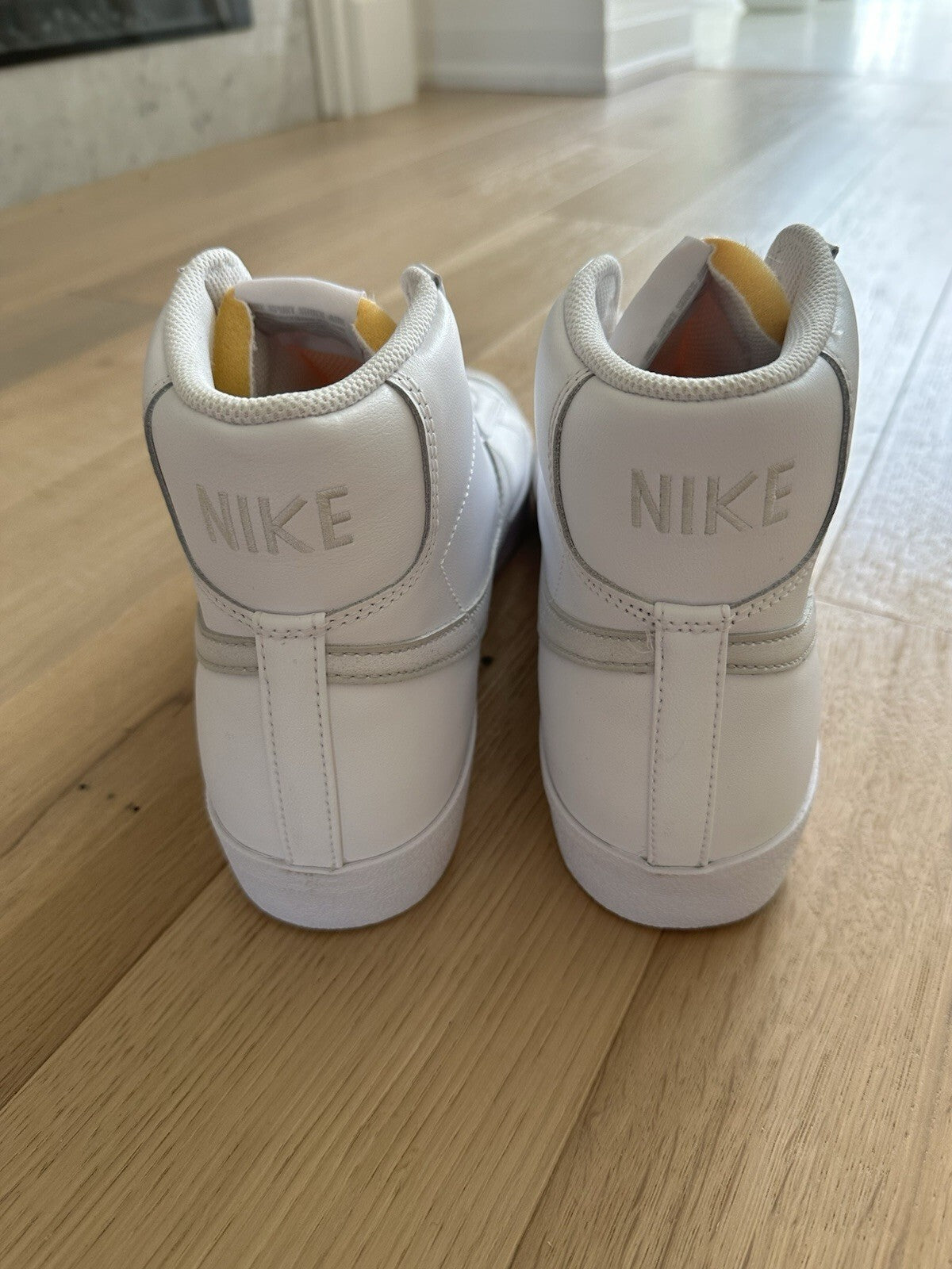Nike BLAZER MID '77 VNTG NAS Men’s Size 13 WHITE/PHOTON DUST-WHITE
