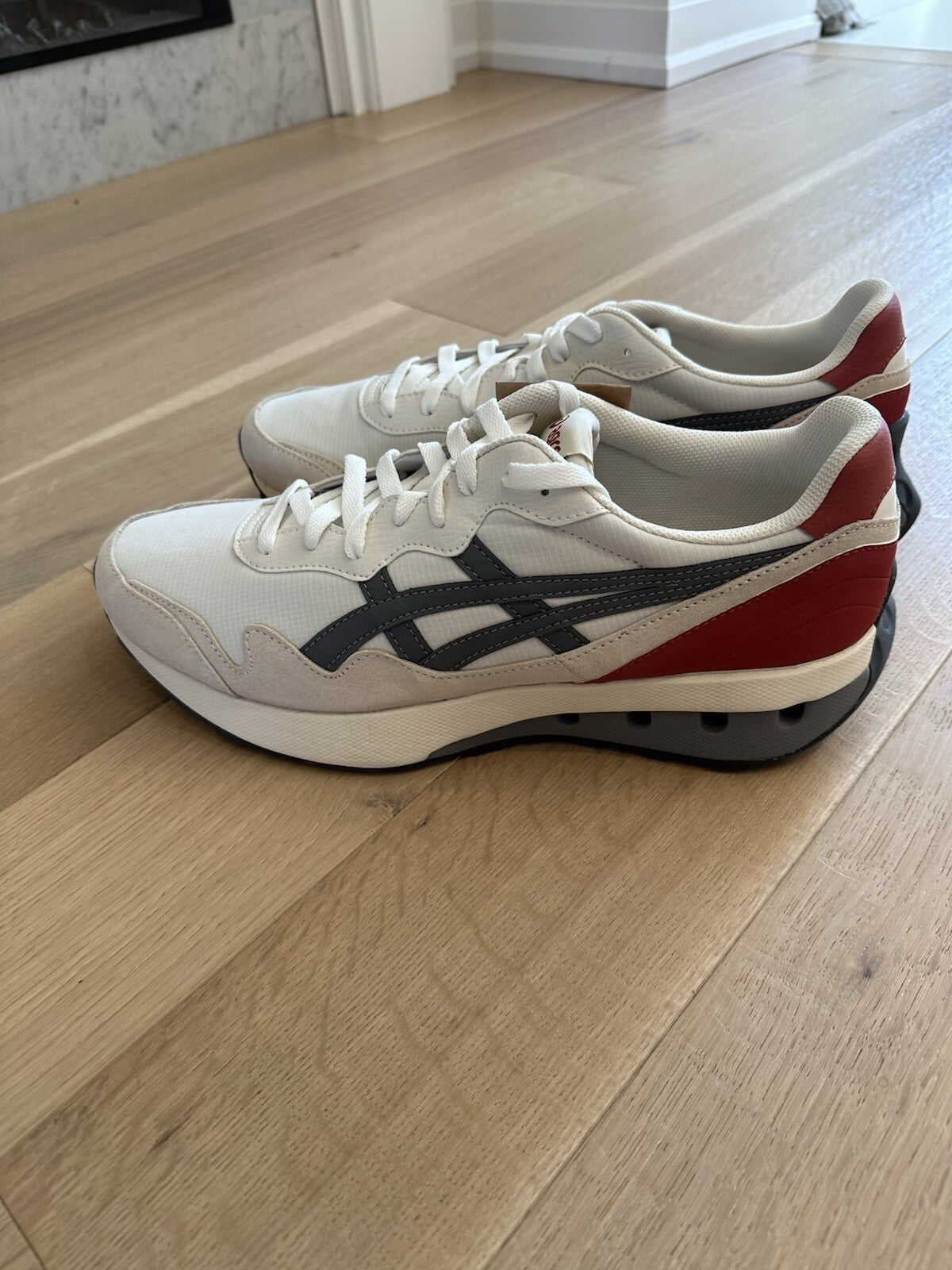 ASICS JOGGER X81 Men’s 14 CREAM/CARBON