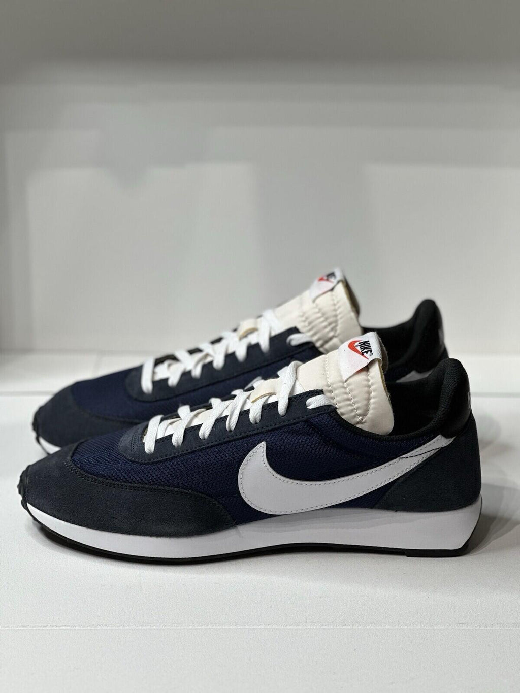 Nike mens Tailwind 79 Obesedian/ White Men’s shoes size 13