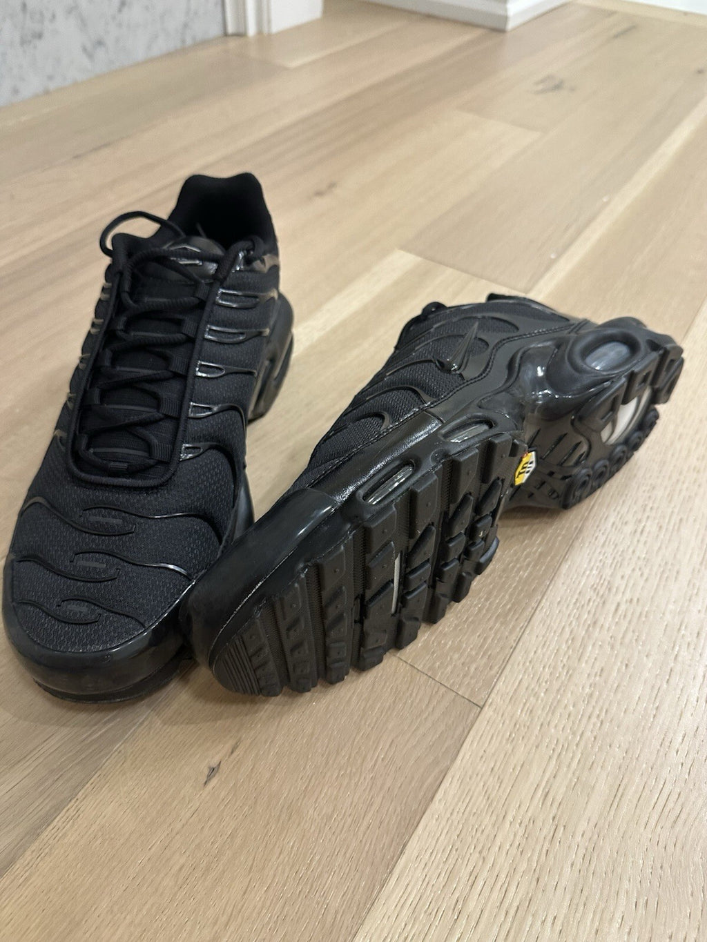 Nike AIR MAX PLUS BLACK/BLACK-BLACK Men’s 13