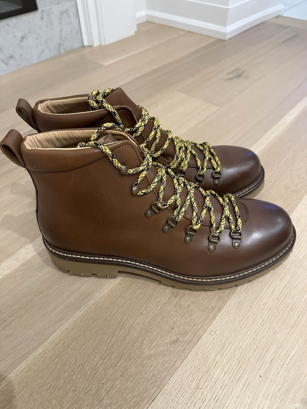 Banana Republic Mens Alpine BO Boots Cognac Leather Size 13