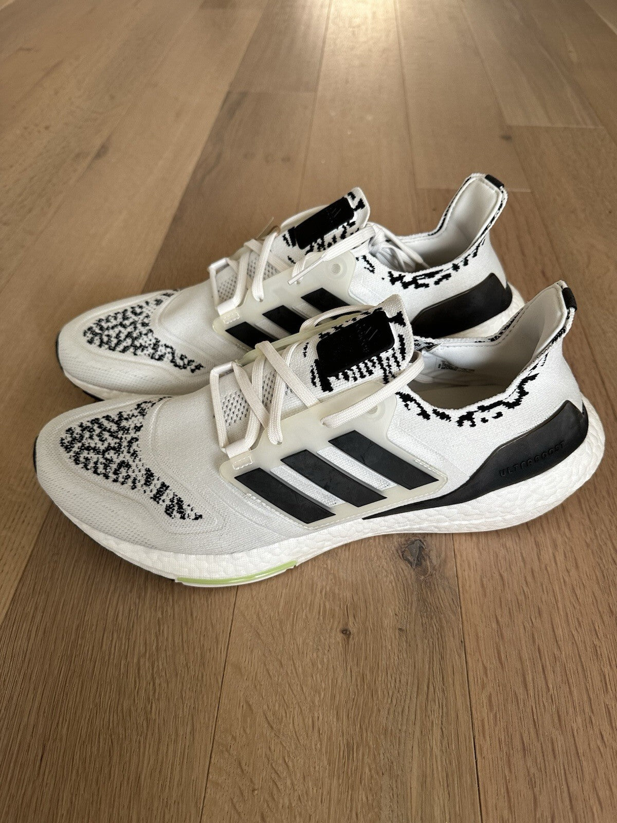 Adidas ULTRABOOST 22 Men’s 13 Nondye/cblack/almlim