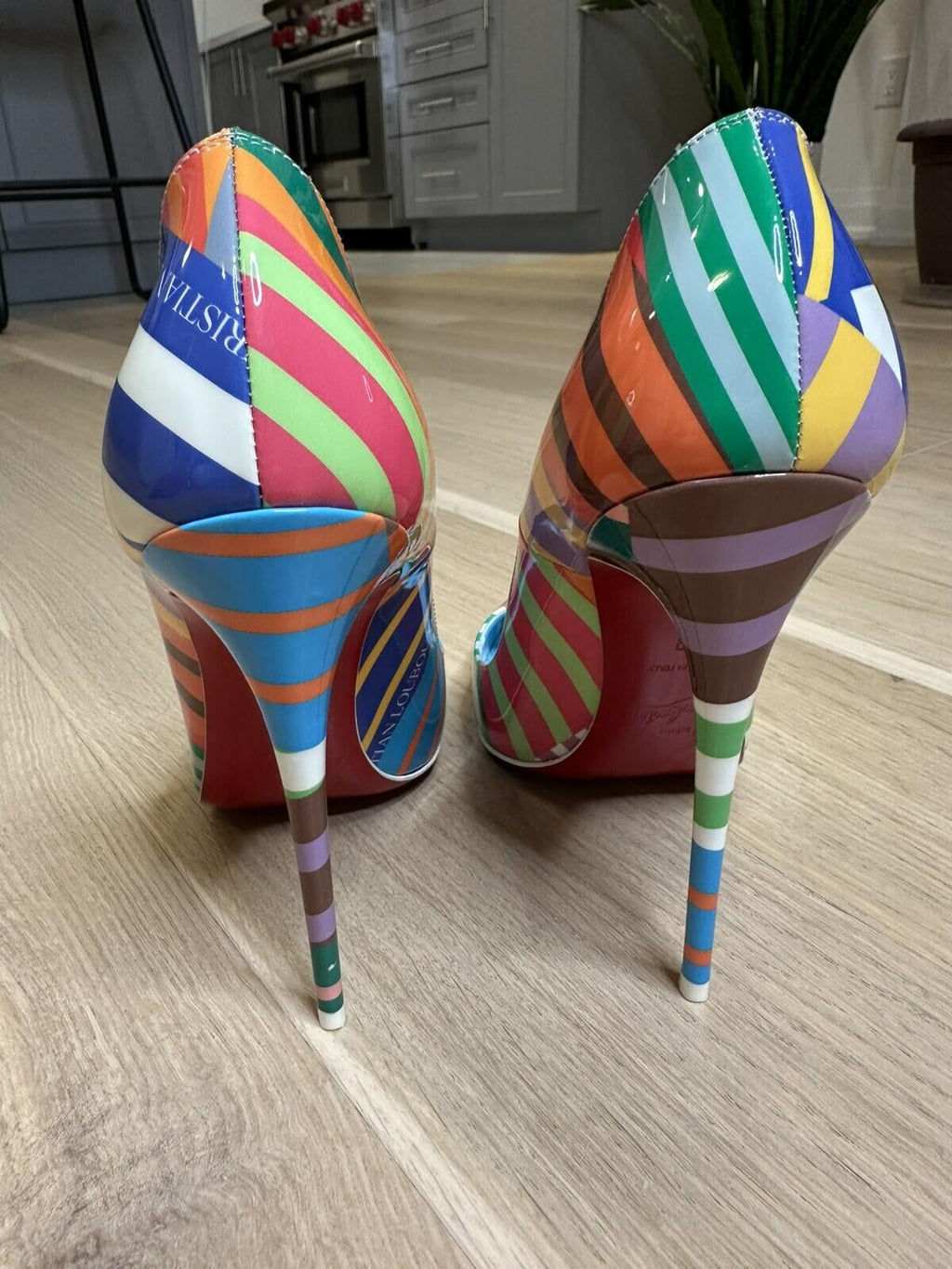 Women’s Christian Louboutin ‘So Kate 120’ Pumps Sz 39 EXTREMELY RARE Colourway.