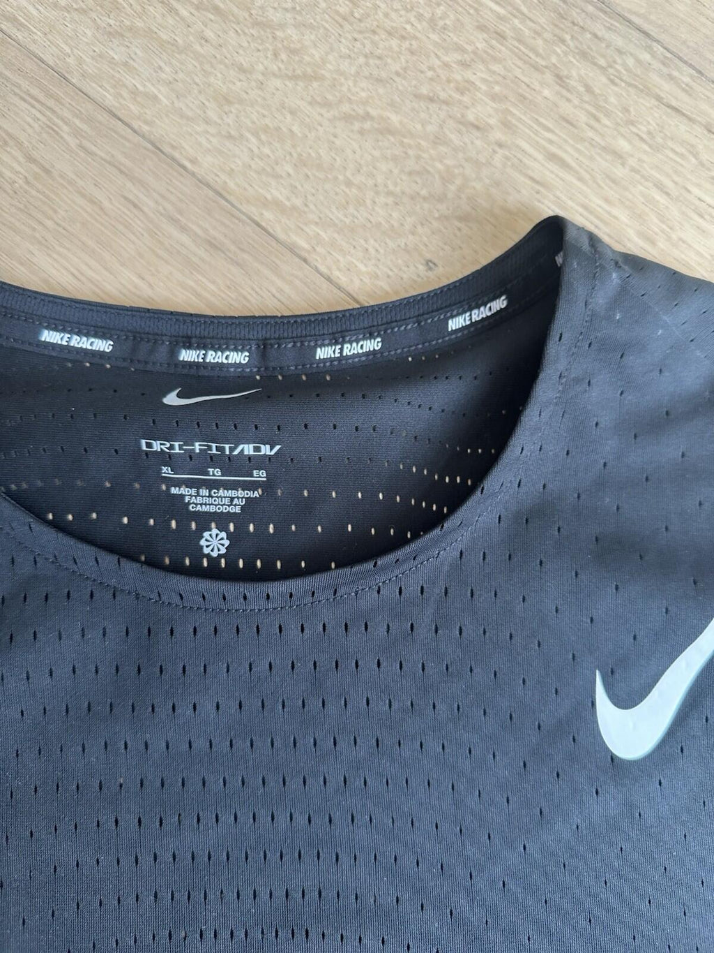 Mens Dri-Fit ADV AeroSwift Short Sleeve Running top- Black/Summit Mens XL