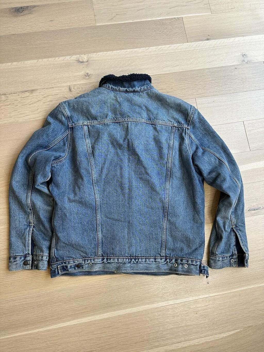 Levi’s Denim  Sherpa Jacket Men’s Size XL *VERY RARE- Blue Sherpa