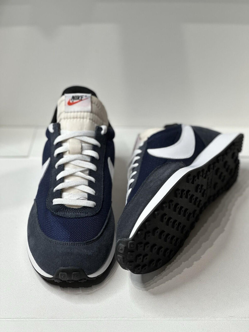 Nike mens Tailwind 79 Obesedian/ White Men’s shoes size 13