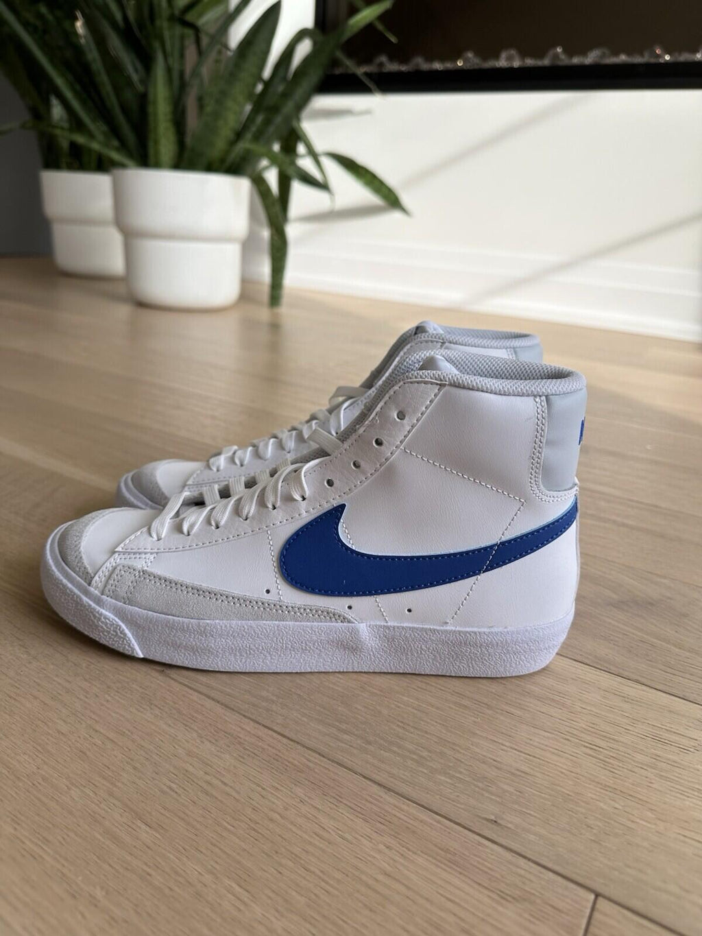 Nike Blazer Mid 77 (GS) Size 7Y White/Game Royal -Purple Platinum