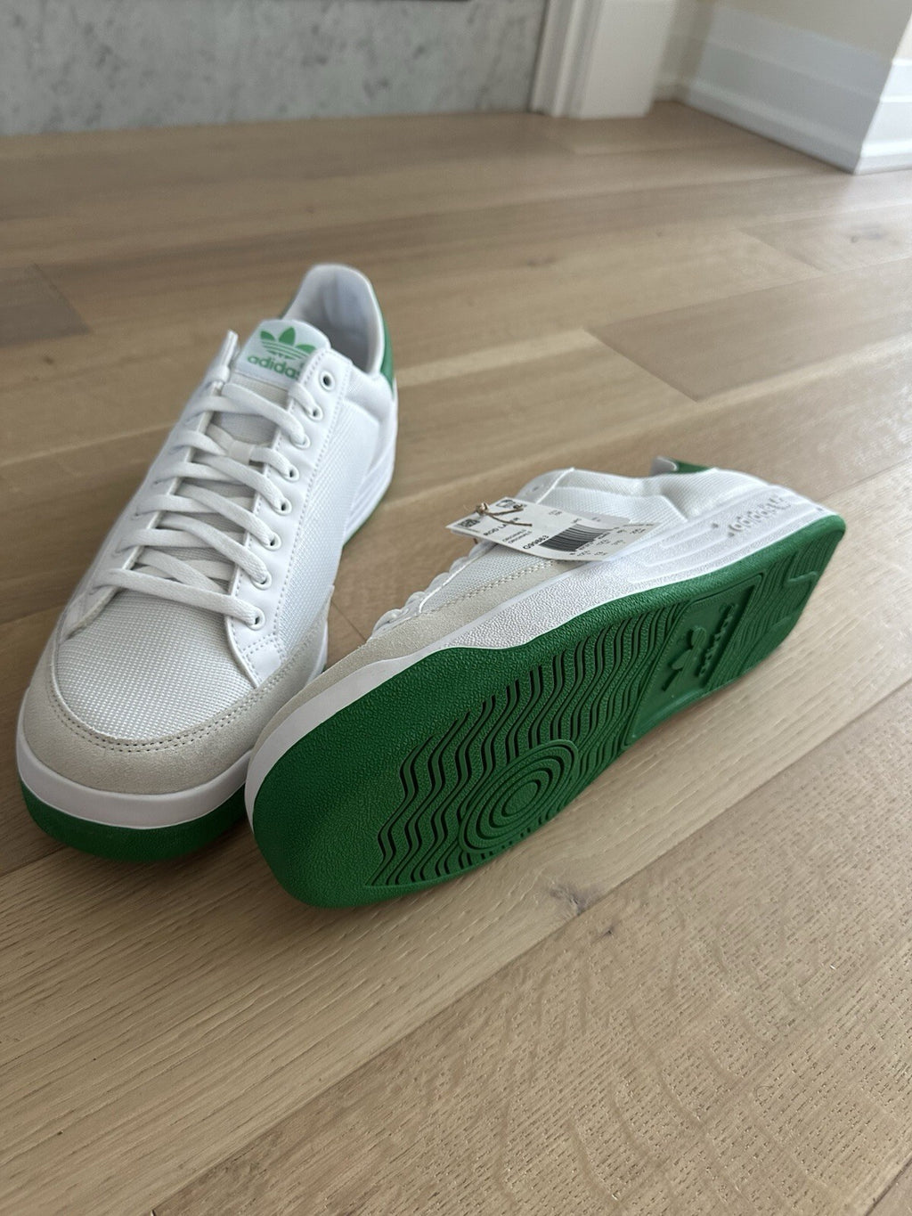 Adidas ROD LAVER Men’s Size 13 RUNWHT/RUNWHT/FAIRWA