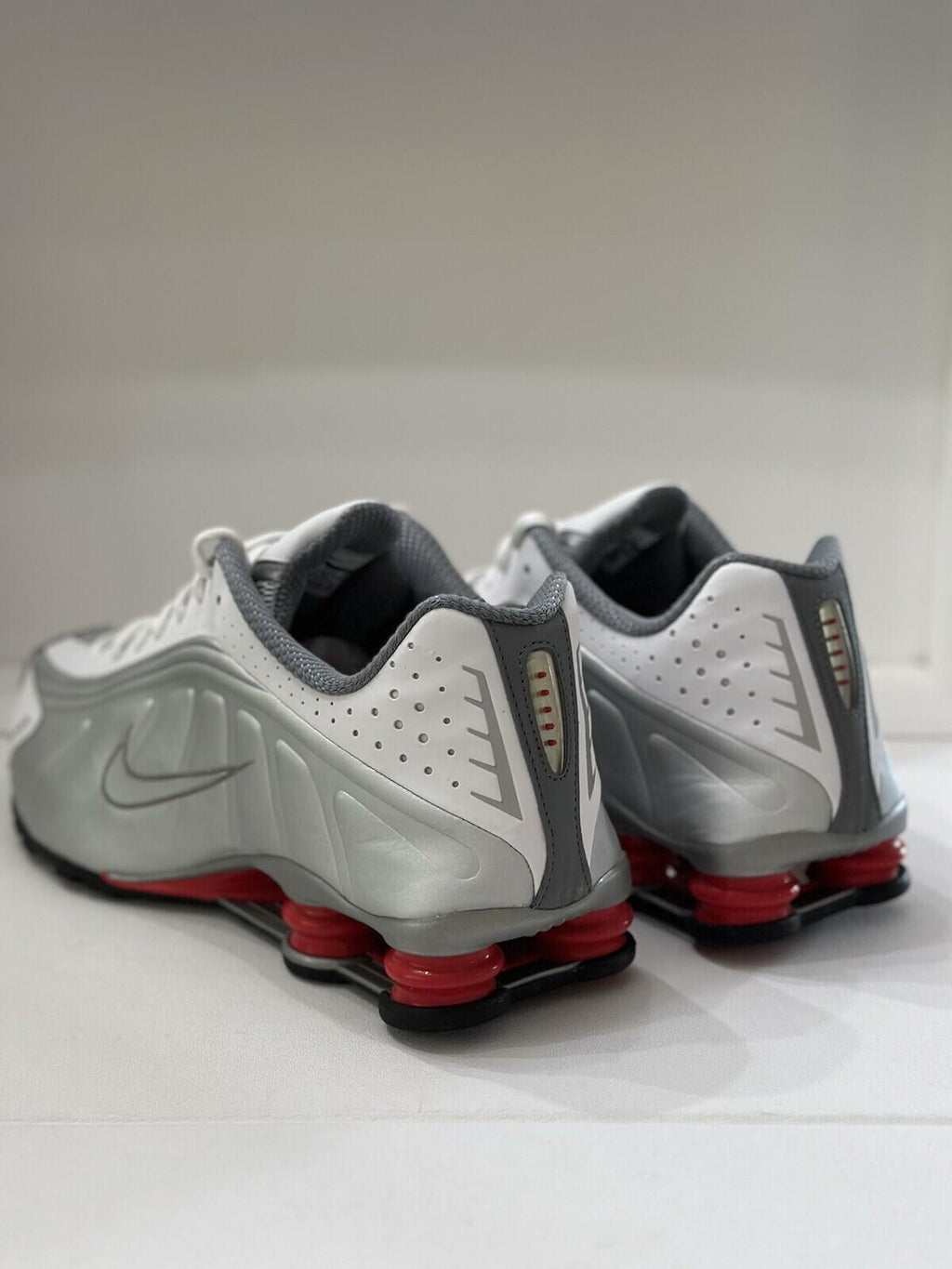 Nike Shox Metallic Silver/Comit Red mens shoes size 13