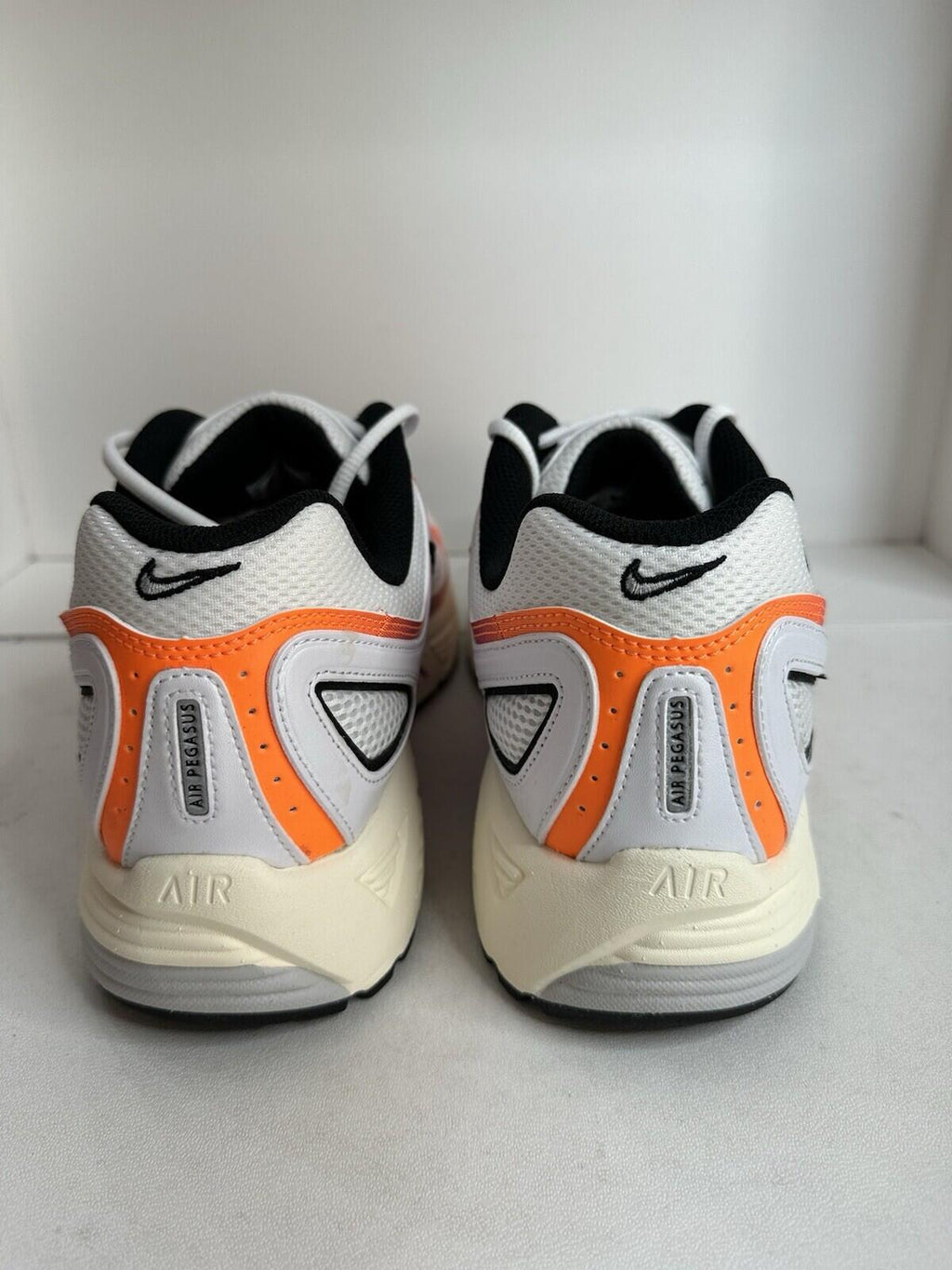 NIKE AIR PEGASUS 2005 WHITE/CHROME-TOTAL ORANGE Men’s Size 13