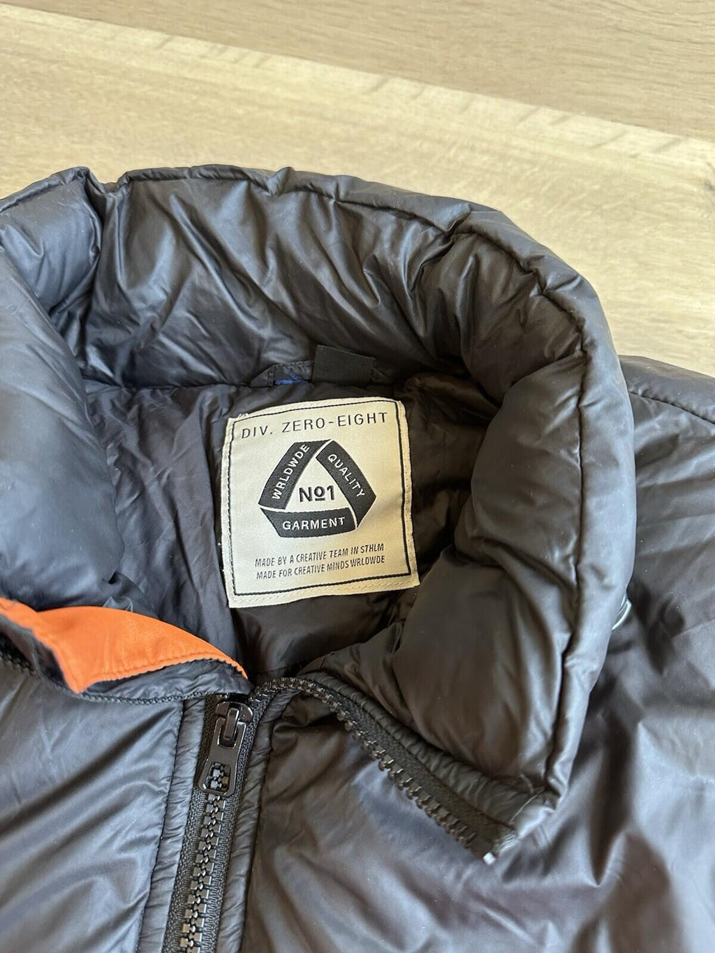 Div. Zero Eight Puffer Jacket Men’s Size Large Orange/ Black