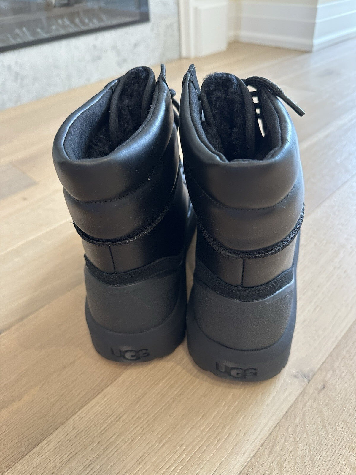 UGG M Neumel High Weather Hybrid Black/Black Men’s 12