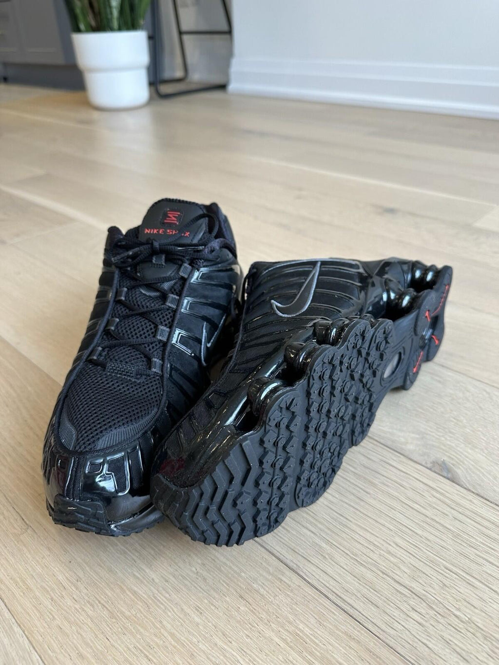 NIKE SHOX TL BLACK/BLACK-MTLC HEMATITE Men’s 14 BNIB