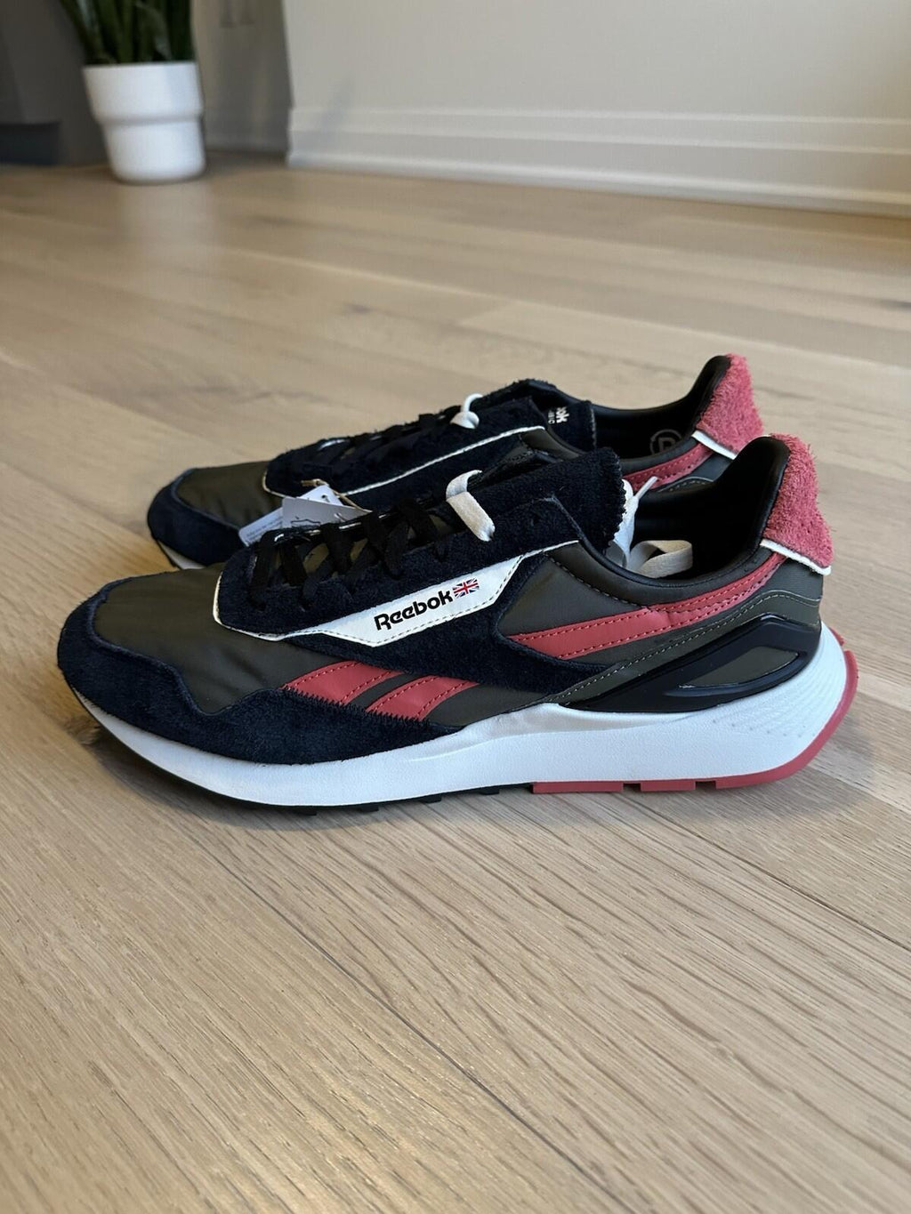 Reebok classic AZ ‘Legacy’  Men’s Size 13 ArmGRN/RHODON/CBLACK
