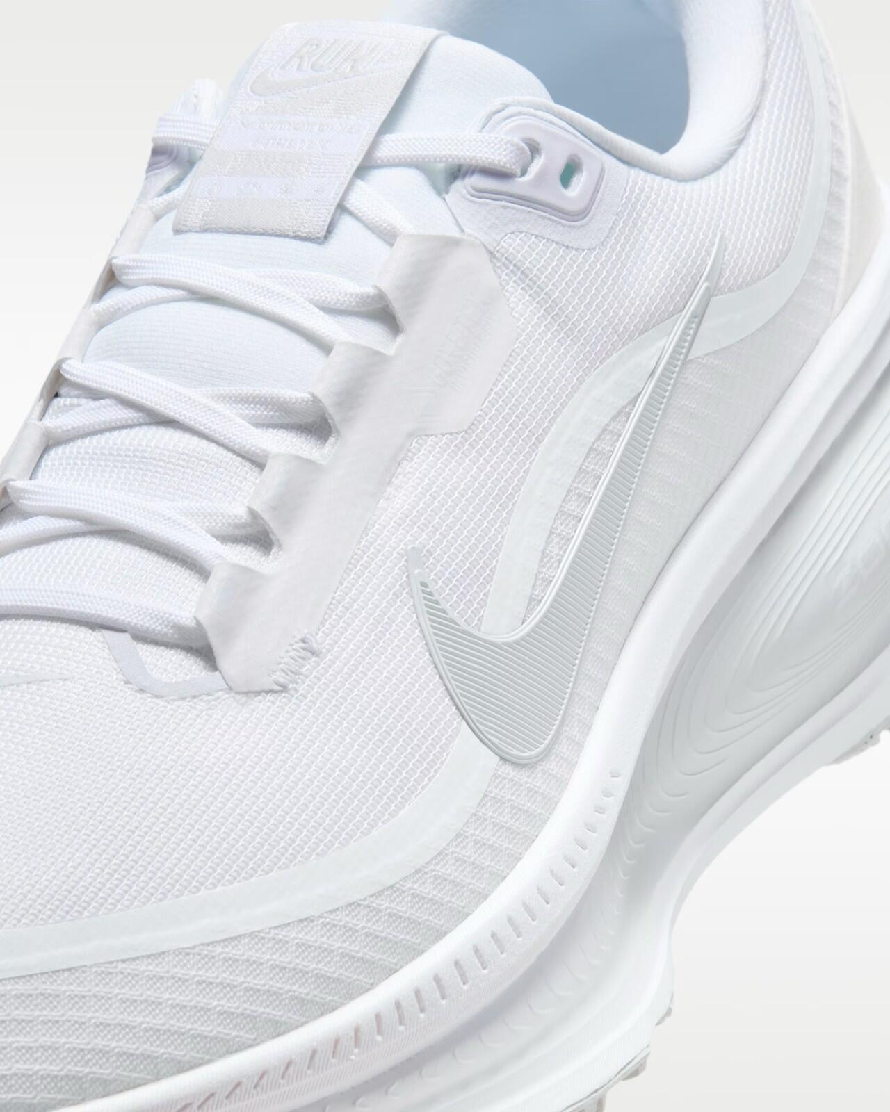 Nike Vomero 18 GORE-TEX Men’s 14 White/Pure Platinum
