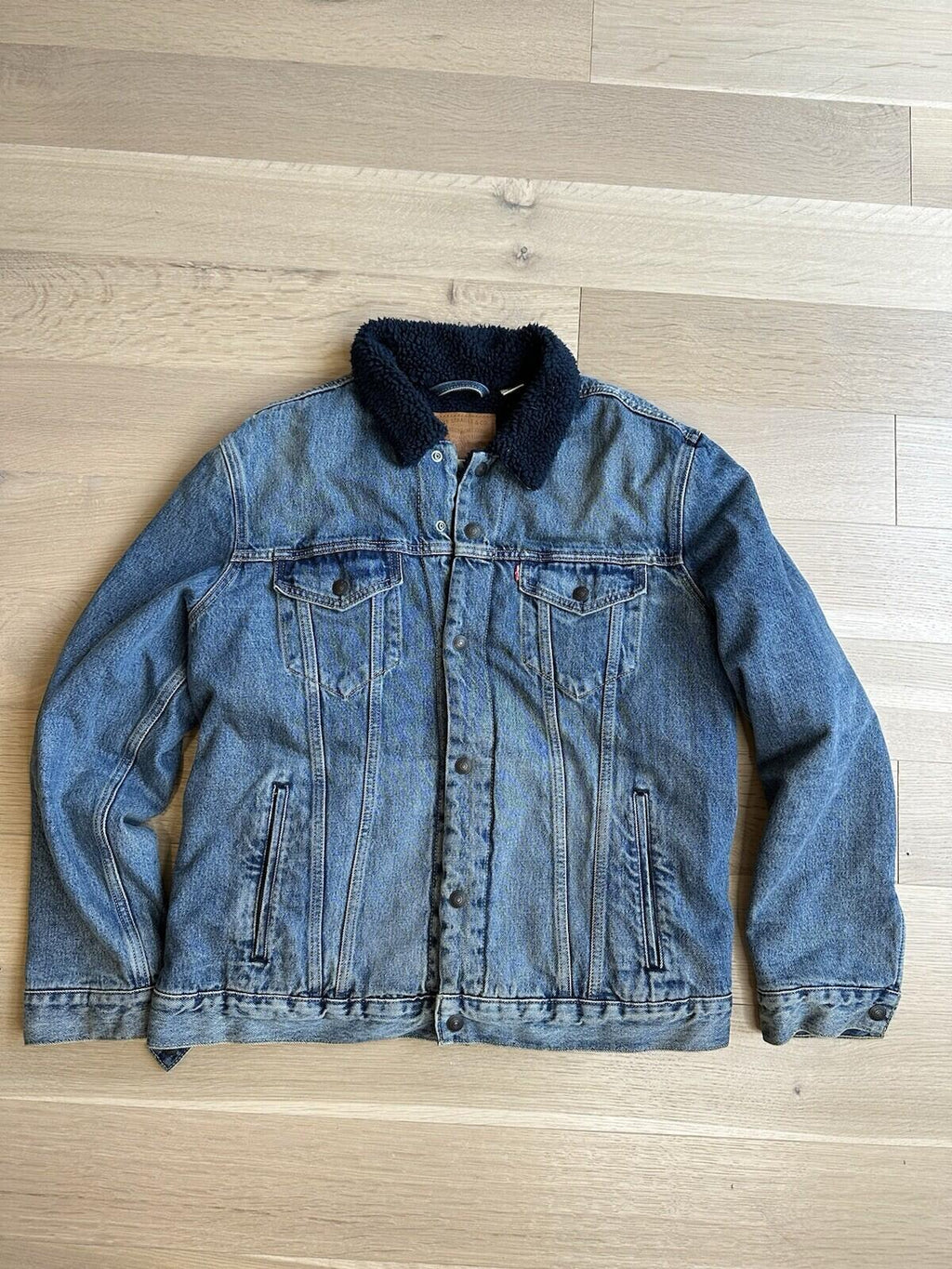 Levi’s Denim  Sherpa Jacket Men’s Size XL *VERY RARE- Blue Sherpa