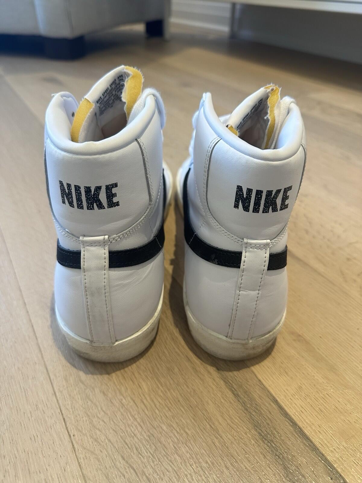 Nike blazers White & Black Men’s Size 13