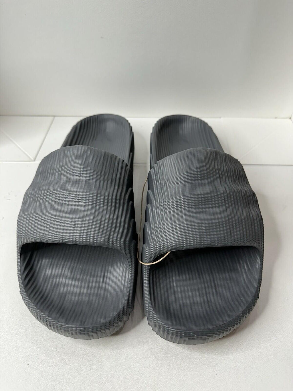 Adidas Adilette 22 slides GREFIV/GREFIV/CBLACKMen’s Size 13 BNIB