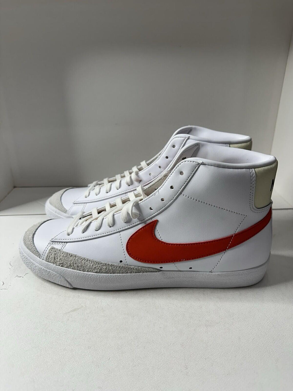 Nike Blazer Mid 77 VNTG WHITE/PICANTE RED-COCONUT MILK Men’s Size 13 BNIB