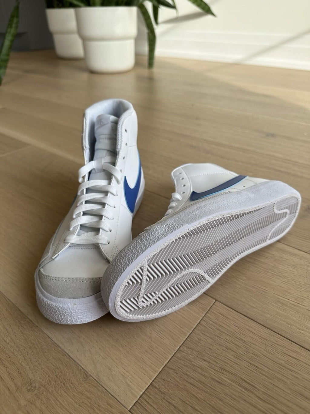 Nike Blazer Mid 77 (GS) Size 7Y White/Game Royal -Purple Platinum