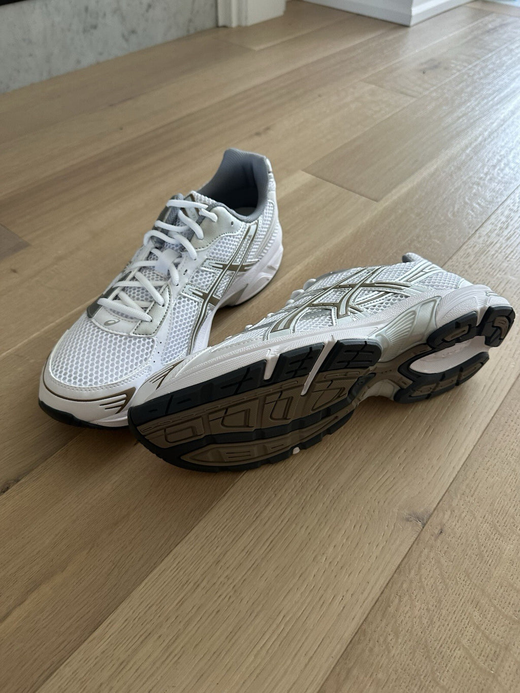 ASICS GEL-1130 Men’s Size 13 White/ pepper