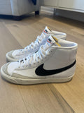 Nike blazers White & Black Men’s Size 13