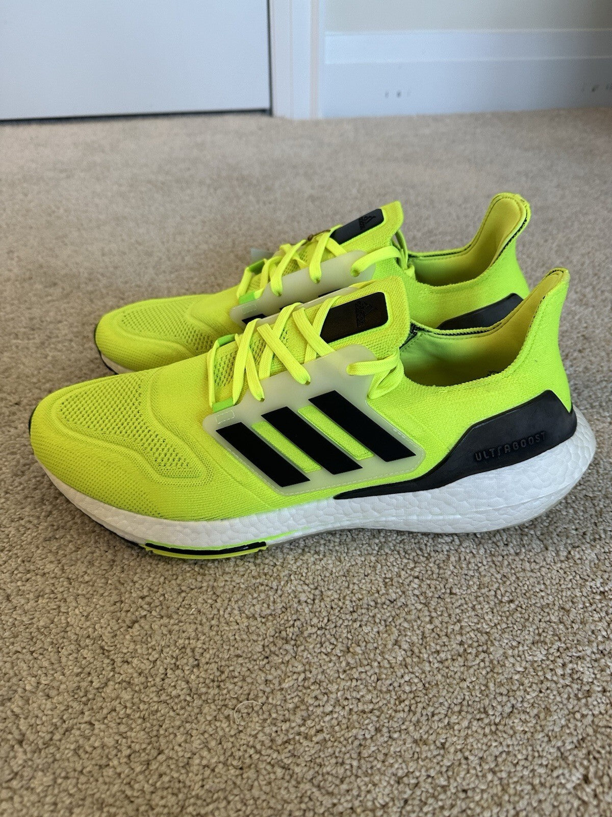 Adidas ultraboost 22 Solar Yellow/ Black Men’s Shoes Size 13