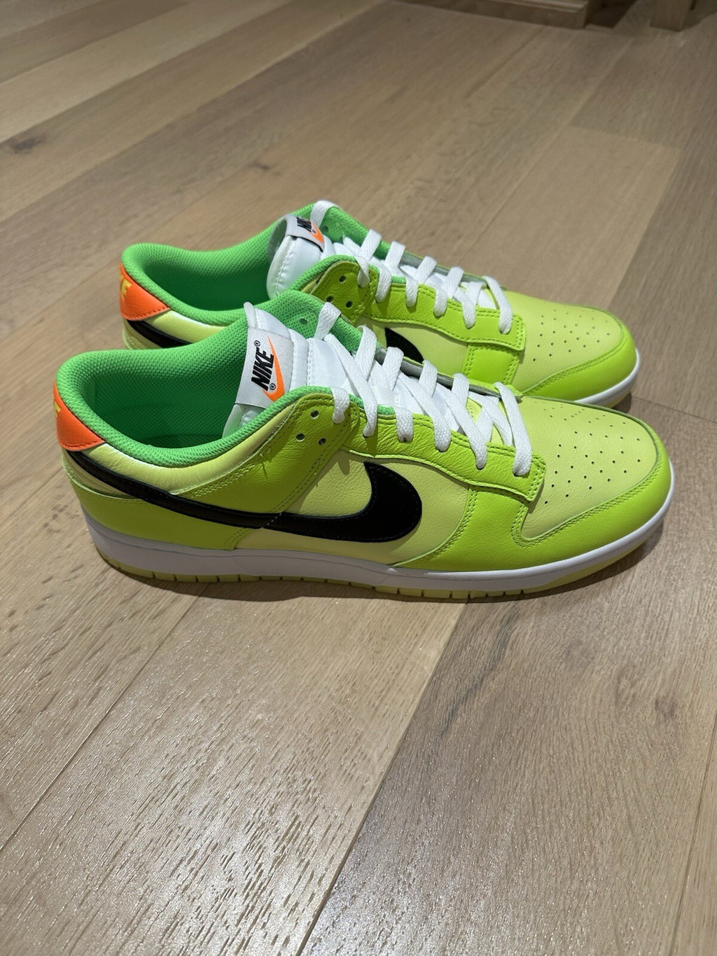 NIKE DUNK LOW SE VOLT/BLACK-TOTAL ORANGE Men’s Size 13 BNIB