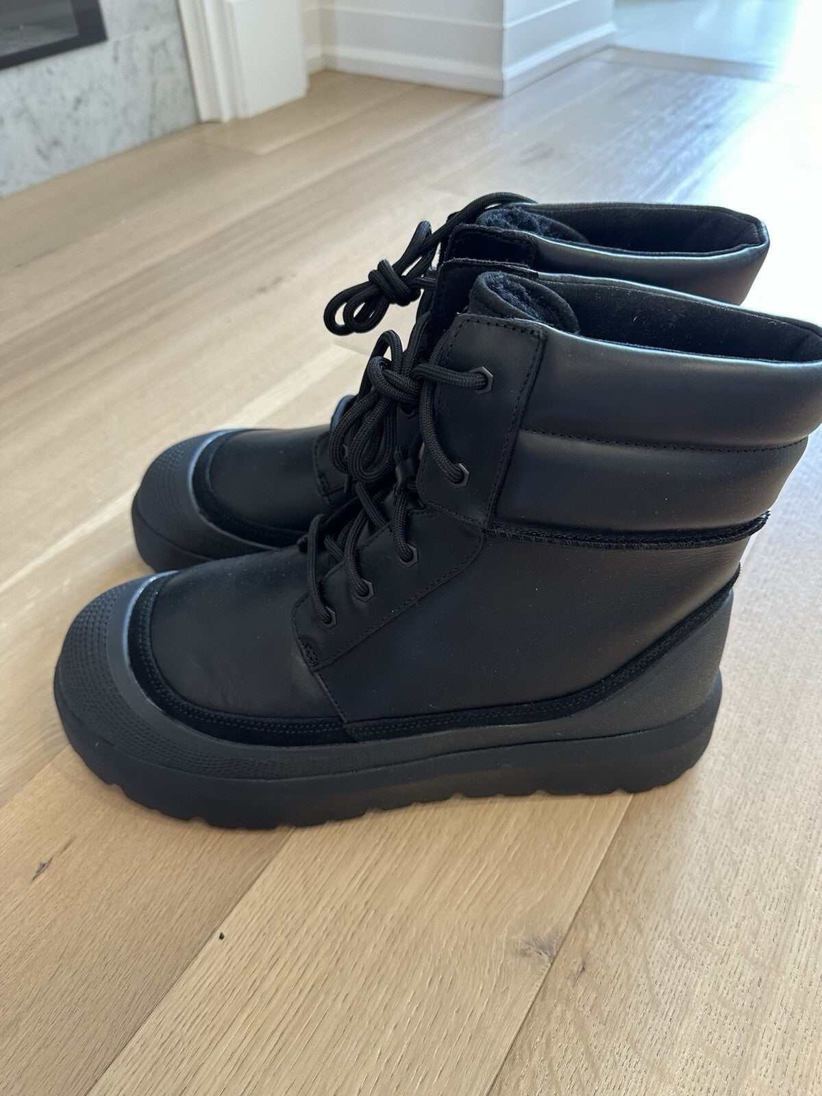 UGG M Neumel High Weather Hybrid Black/Black Men’s 12