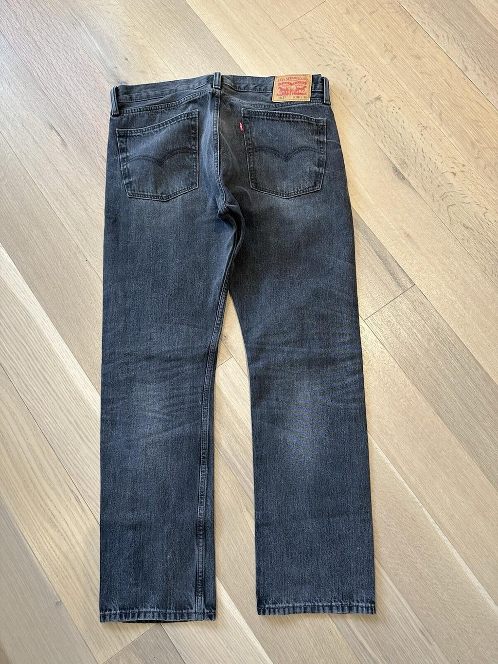Levis jeans 513 36x32 Mens Black