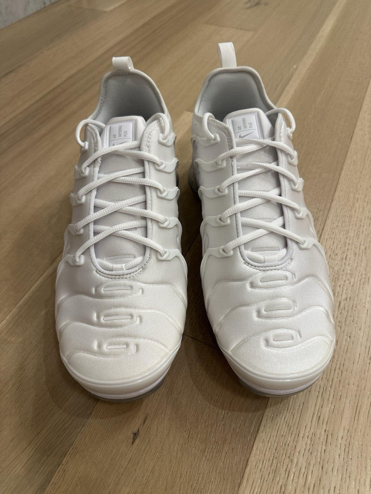 Nike AIR VAPORMAX PLUS Men’s 13 WHITE/WHITE-PURE PLATINUM