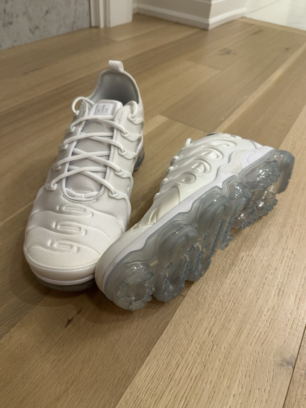 Nike AIR VAPORMAX PLUS Men’s 13 WHITE/WHITE-PURE PLATINUM