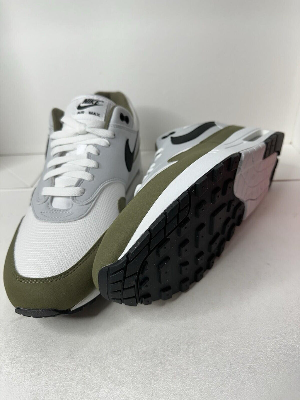 Nike Air Max 1 White/ Black/ Medium Olive Men’s Size 13
