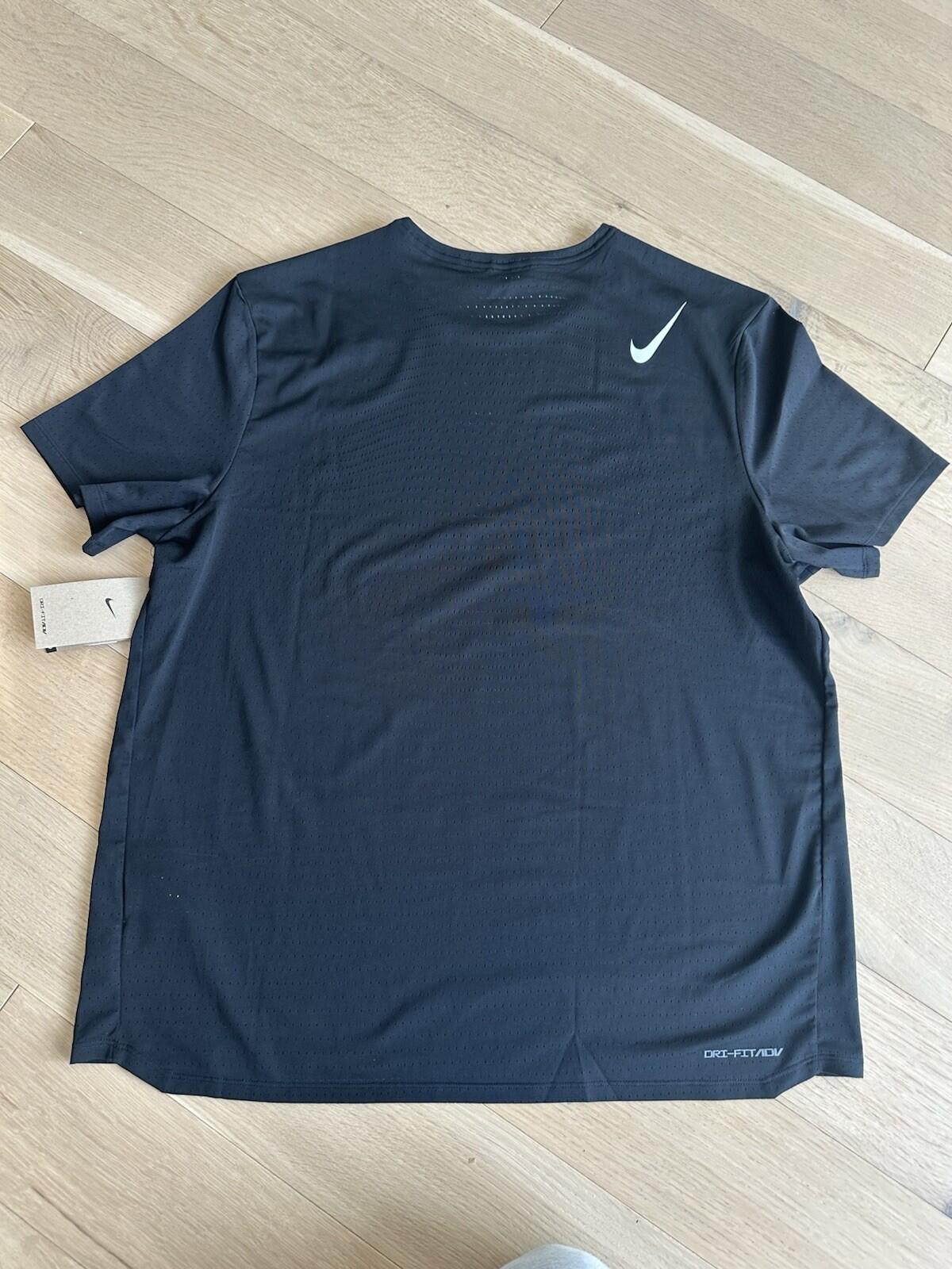 Mens Dri-Fit ADV AeroSwift Short Sleeve Running top- Black/Summit Mens XL