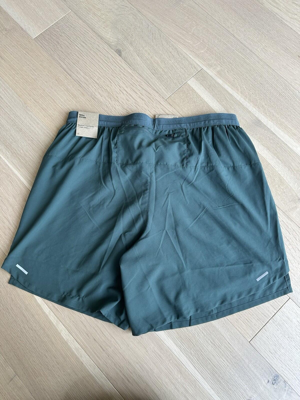 Nike Men’s Stride 7” standard fit Running Shorts size  XL - Green