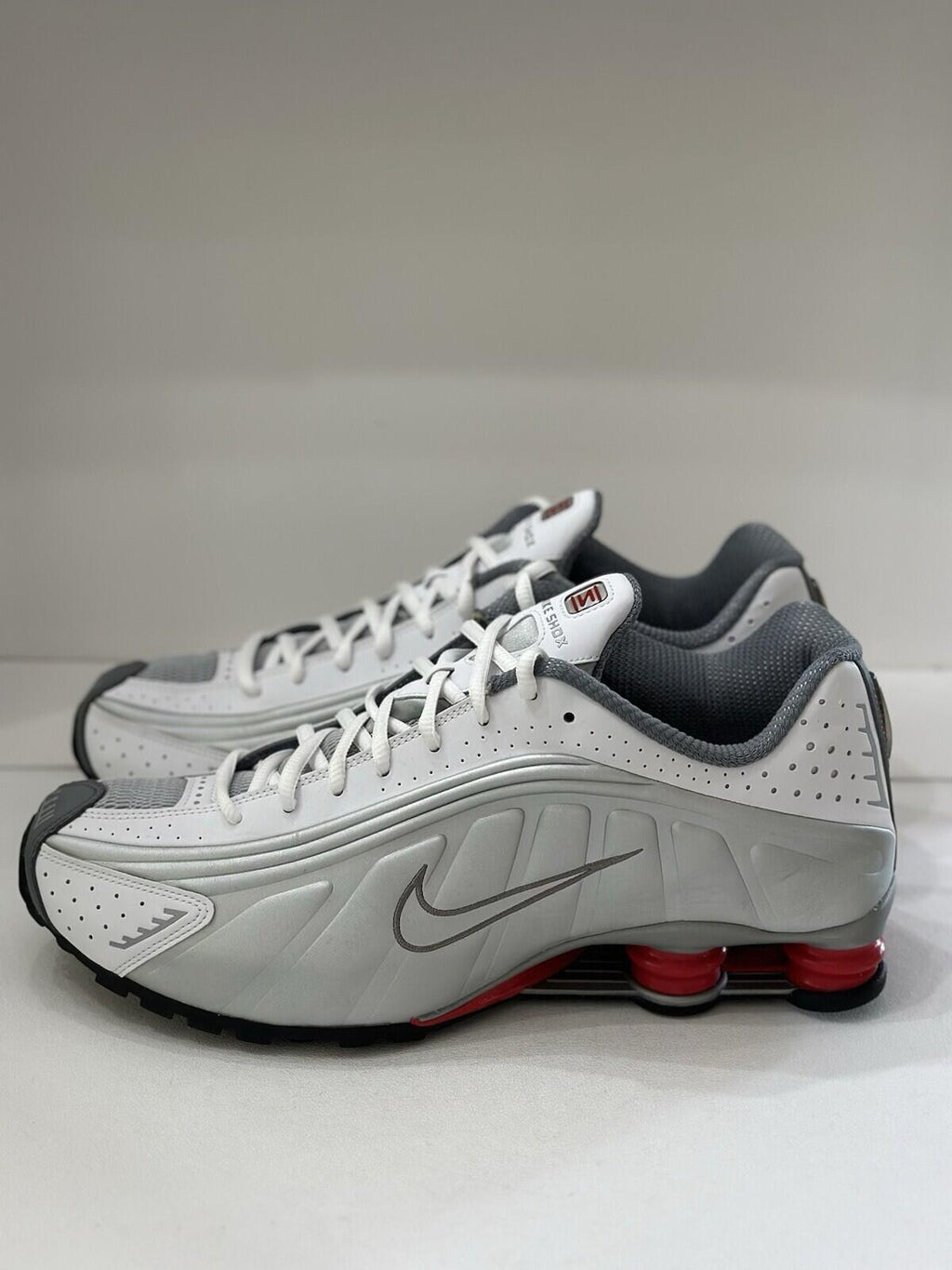 Nike Shox Metallic Silver/Comit Red mens shoes size 13