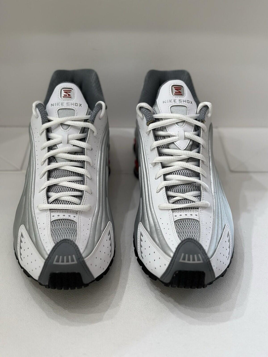 Nike Shox Metallic Silver/Comit Red mens shoes size 13