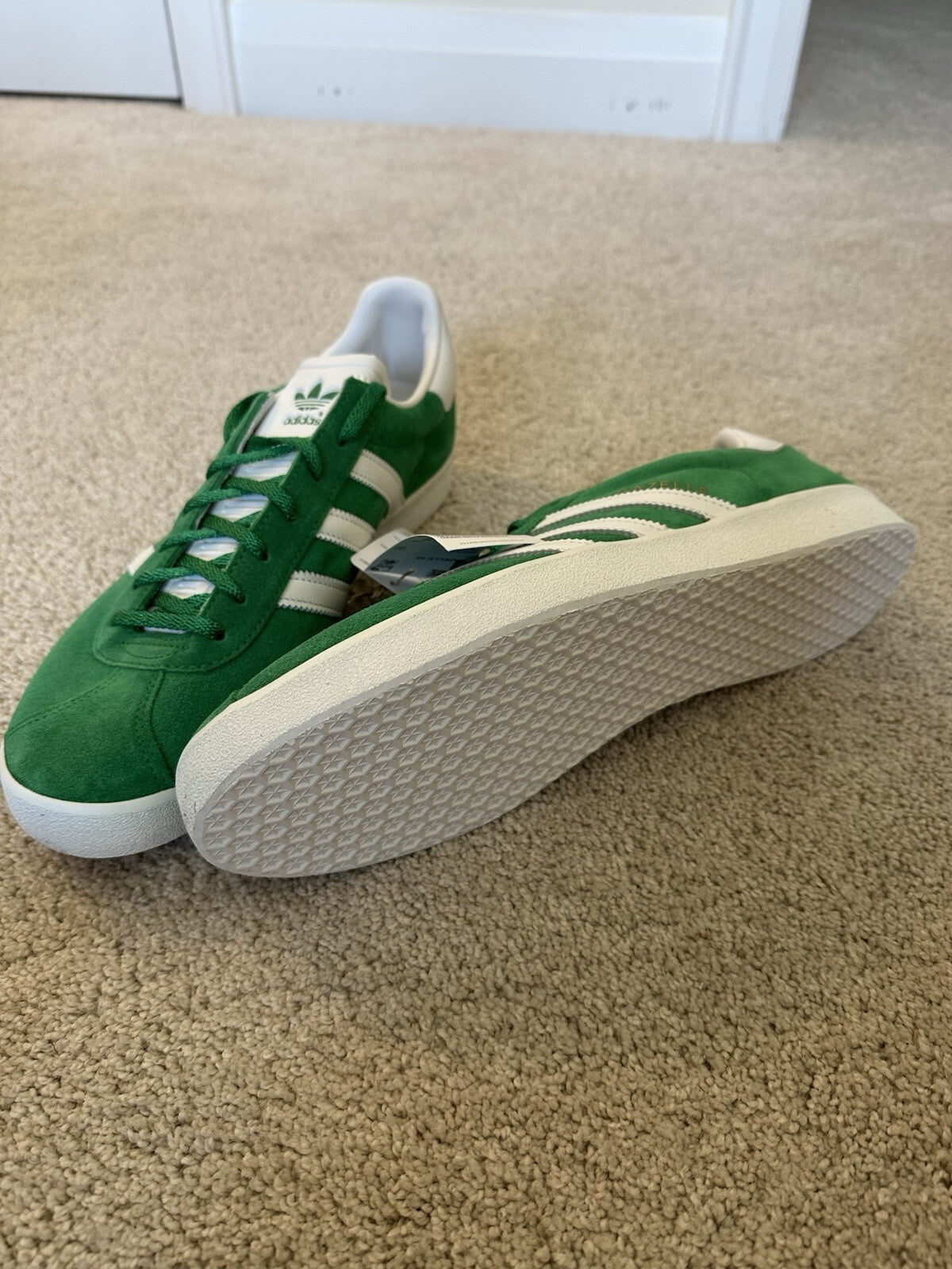 Adidas Gazelle 85 GREEN/FTWWHT/GOLDMT Men’s Shoes Size 13