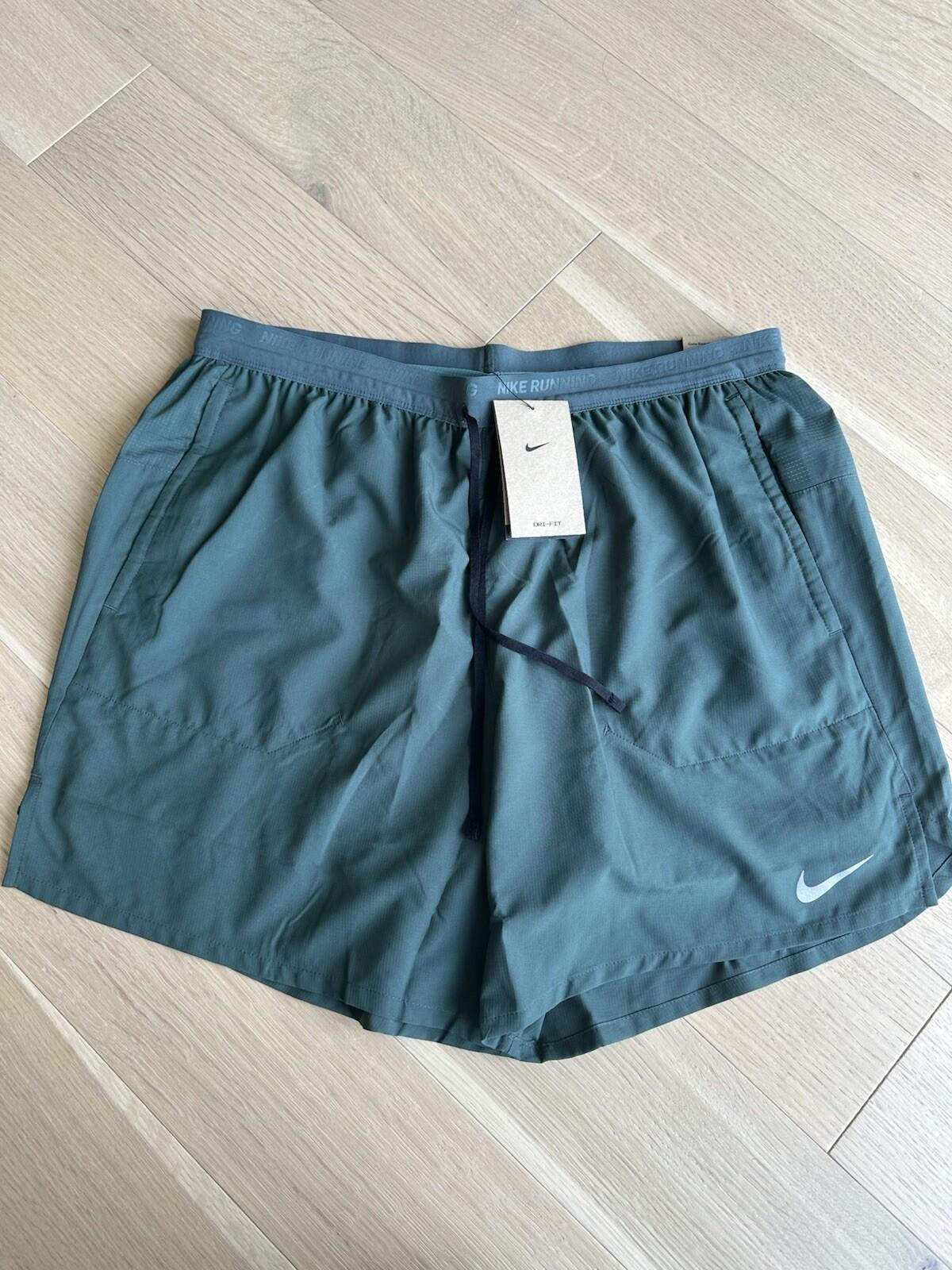 Nike Men’s Stride 7” standard fit Running Shorts size  XL - Green