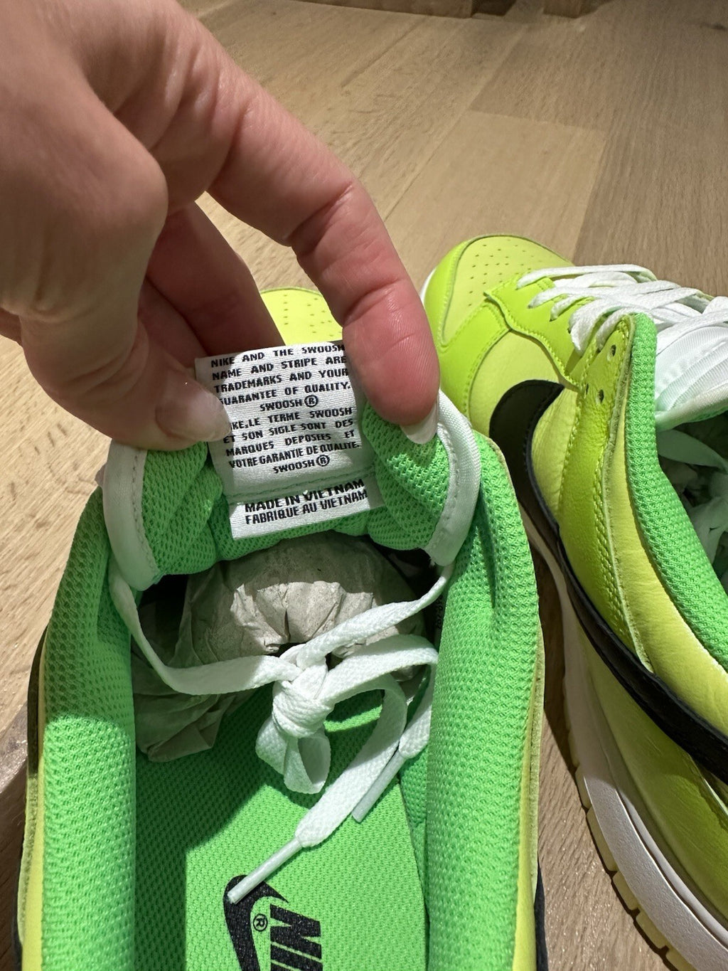 NIKE DUNK LOW SE VOLT/BLACK-TOTAL ORANGE Men’s Size 13 BNIB